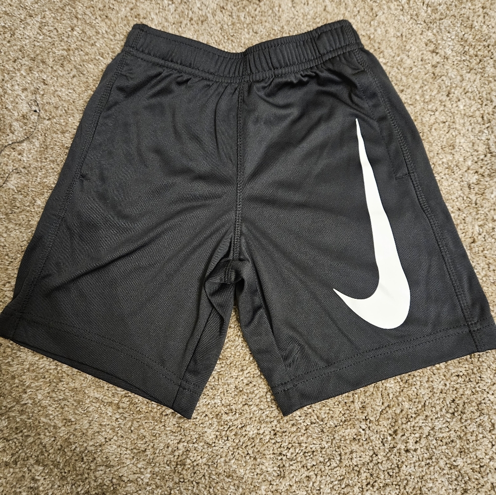 Nike Boys Size 6 Athletic Shorts